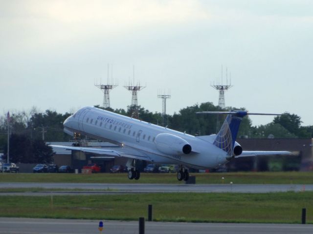 Embraer ERJ-135 (N16987)