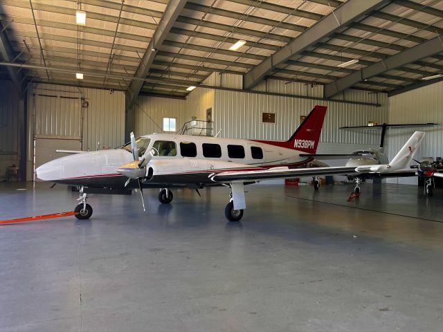 Piper Navajo (N938PM)