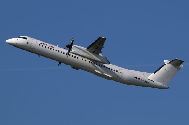 de Havilland Dash 8-400 (D-ABQH)