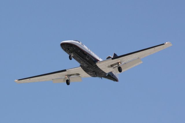 Cessna Citation II (N110LD) - Cessna Citation Bravo (N110LD) on approach to Runway 32 at Sarasota-Bradenton International Airport following a flight from Miami International Airport