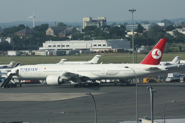 BOEING 777-300ER (TC-JJD)