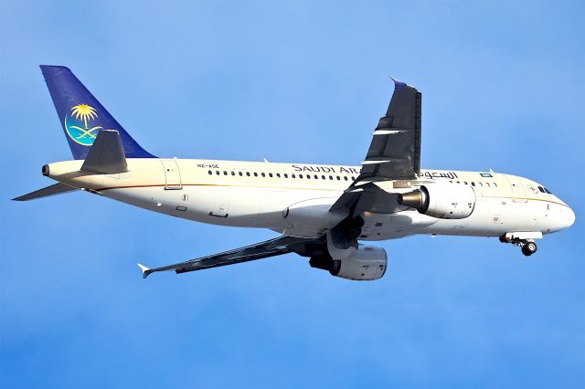 Airbus A320 (HZ-ASE)