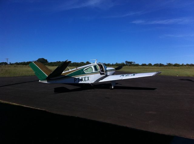 Beechcraft 35 Bonanza (PT-KEX) - The beautyfull Guilherme Prata´s PT-KEX at Niquelandia GO br /(in memorian)