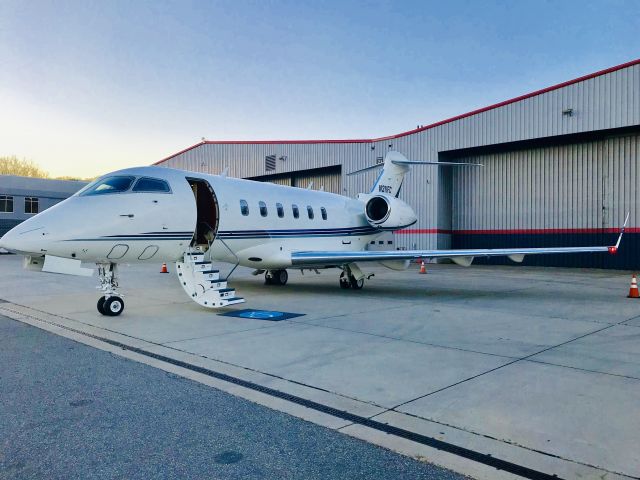 Bombardier Challenger 300 (N311FC)