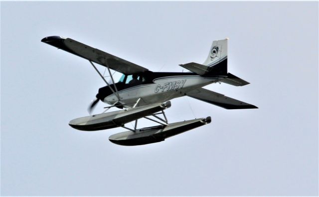 C-FMSV — - C-FMSV TUNDRA survolant le fleuve St-Laurent à Lavaltrie QC. le 23-05-2022 à 13:05