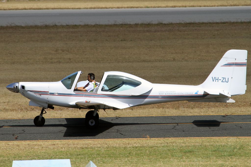 GROB Tutor (VH-ZIJ)