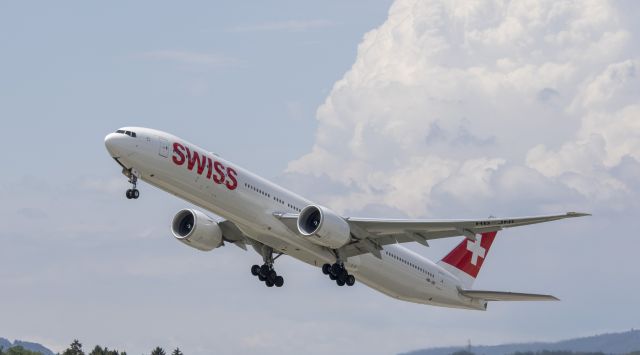 BOEING 777-300 (HB-JNI) - 31.5.18 LSZH-San Francisco (SFO)