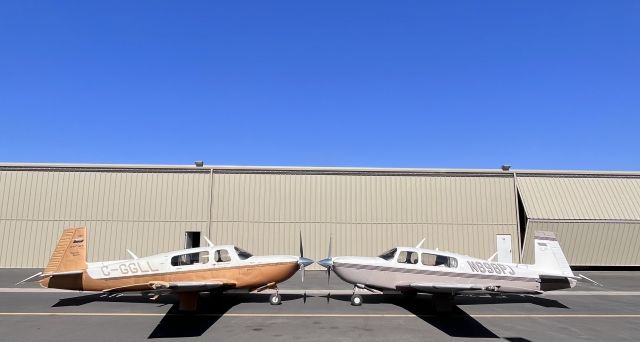 Mooney M-20 (C-GGLL) - The GoldFinger with N898PJ