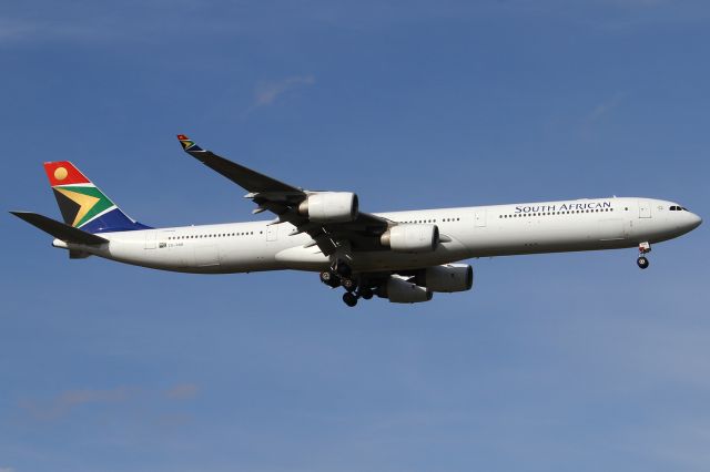 Airbus A340-600 (ZS-SNB)