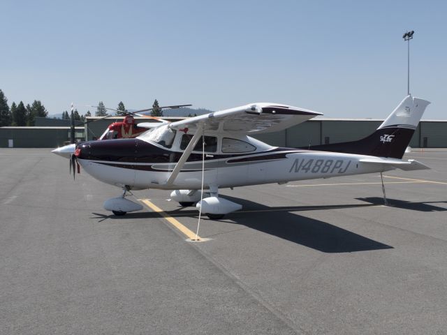 Cessna Skylane (N488PJ) - The Skylane is one of the best personal travel aircraft. 30 JUL 2016.