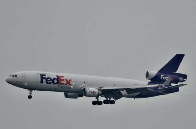 Boeing MD-11 (N583FE) - N583FE is back!!!!! Coming from Hawaii on short final after a long flight.