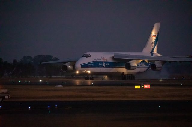 Antonov An-12 (RA-82044) - 30 minutes later and I would have had sunlight.