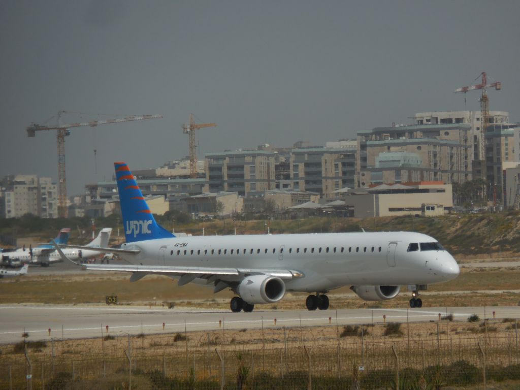 Embraer 170/175 (4X-EMA)