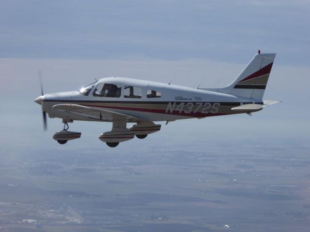 Piper Cherokee (N4372S)