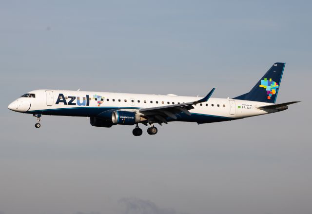 EMBRAER 195 (PR-AUE)