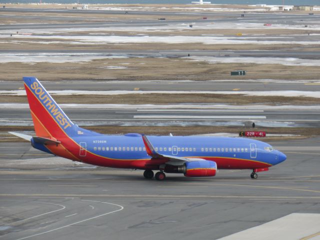 Boeing 737-700 (N728SW)