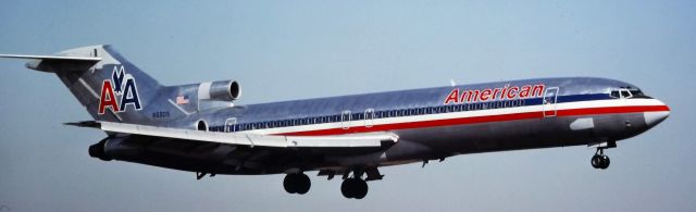 BOEING 727-200 (N6805) - 1982