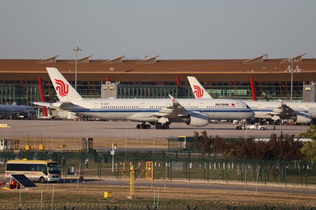 Airbus A350-900 (B-322Y)
