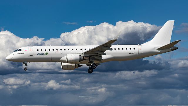 Embraer ERJ-190 (VP-BZI)