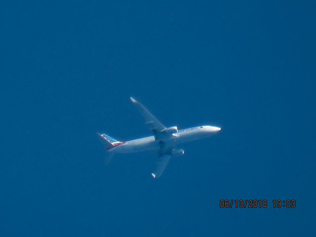 Boeing 737-800 (N807NN)