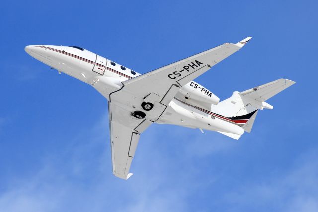 Embraer Phenom 300 (CS-PHA)