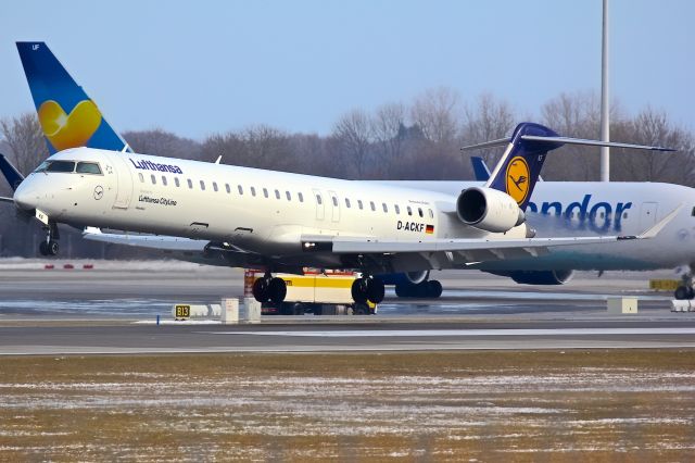 Embraer ERJ-190 (D-ACKF)