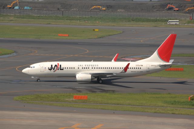 Boeing 737-800 (JA311J) - Taxi at Haneda Intl Airport on 2008/6/1 JAL c/s