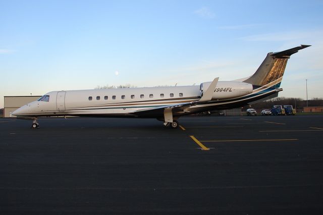 Embraer ERJ-135 (N904FL)