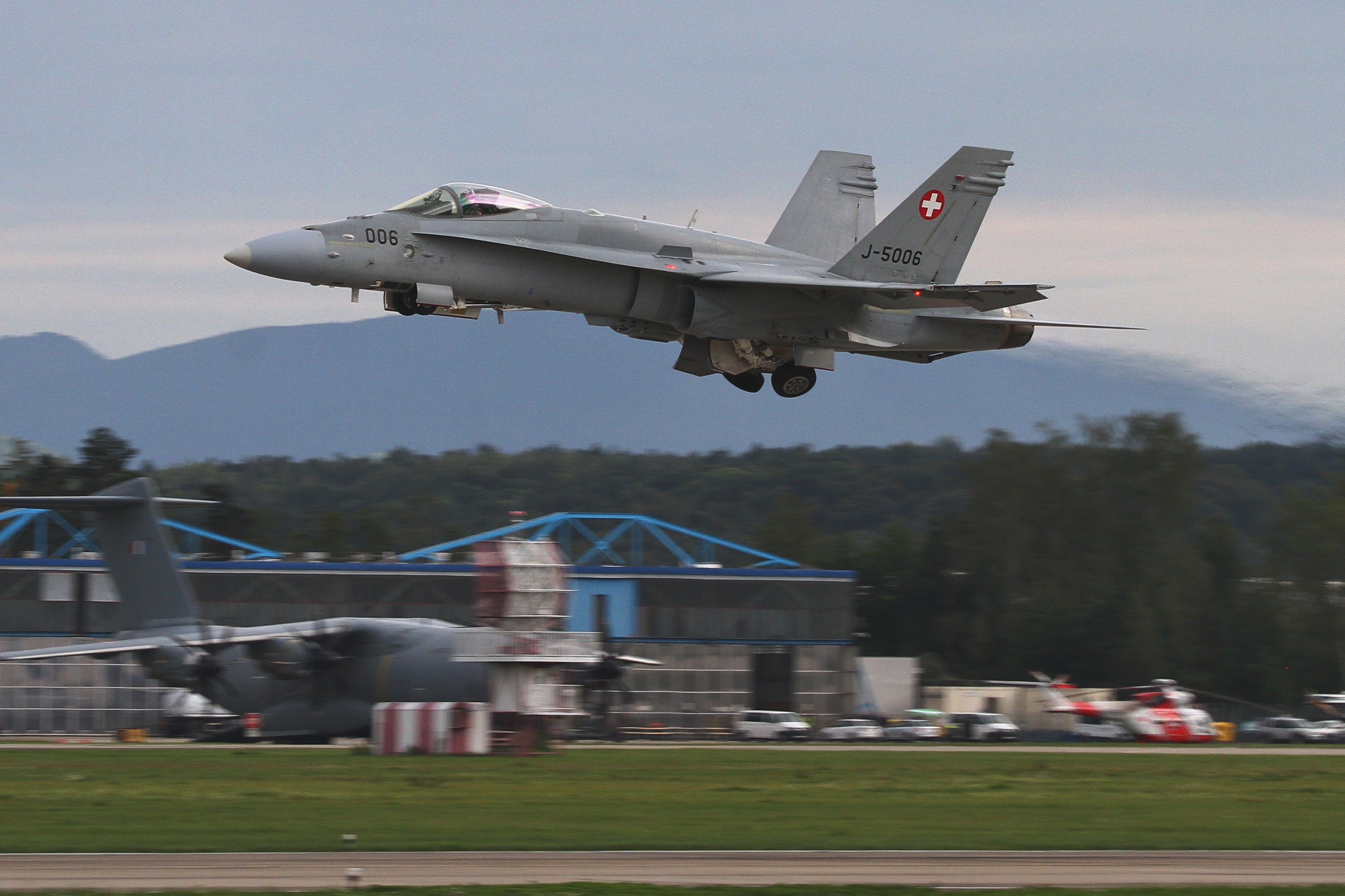 McDonnell Douglas FA-18 Hornet (J5006)