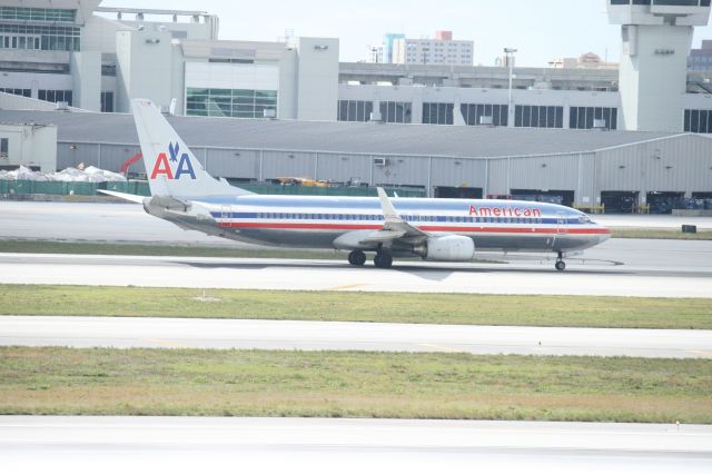 Boeing 737-800 (N917AN)