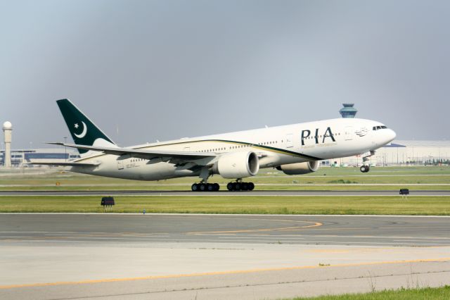 Boeing 777-200 (AP-BGZ) - taking off from Lester B.Pearson CYYZ