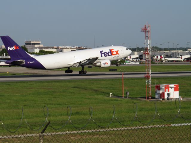 Airbus A300F4-600 (N655FE)