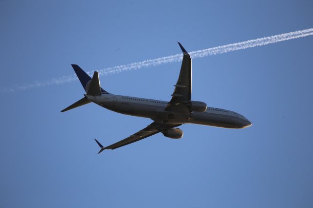 Boeing 737-900 (N37466)