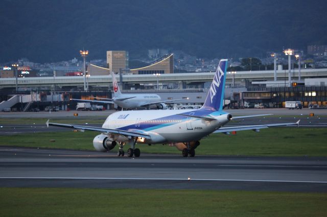 Airbus A320 (JA8394)