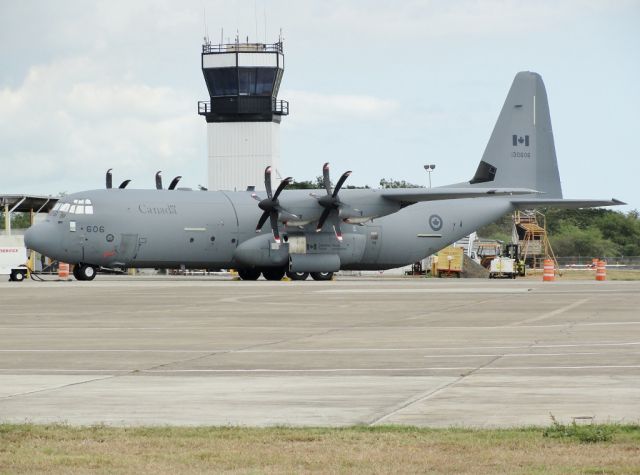 Lockheed C-130 Hercules (13-0606)