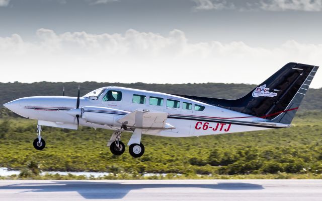 Cessna 402 (C6-JTJ)