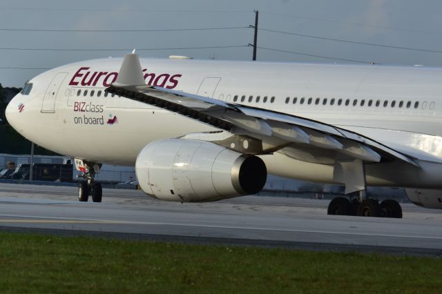 Airbus A330-300 (OO-SFK)