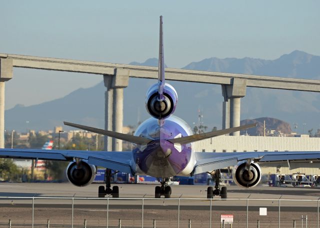 Boeing MD-11 (N590FE)