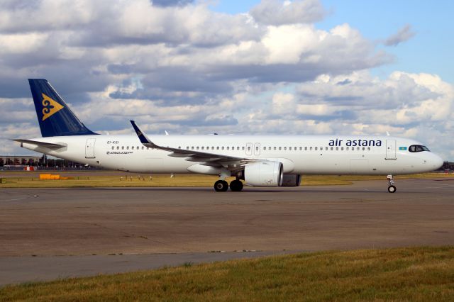 Airbus A321neo (EI-KGI) - Taxiing to Stand 414 on 18-Sep-23 operating flight KZR663 from UAAA via UATE.