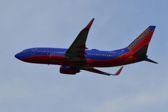 Boeing 737-700 (N485WN) - Departing KCLT - 8/12/18