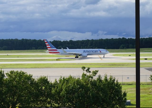 BOEING 767-300 (N345AN) - American 174 taxiing for takeoff to London Heathrow