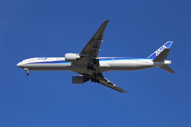 BOEING 777-300ER (JA732A)