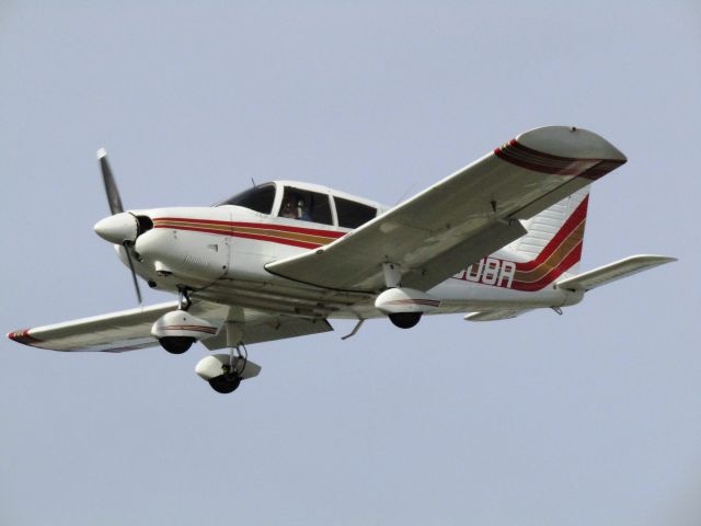 Piper Cherokee (N3808R) - Landing RWY 24