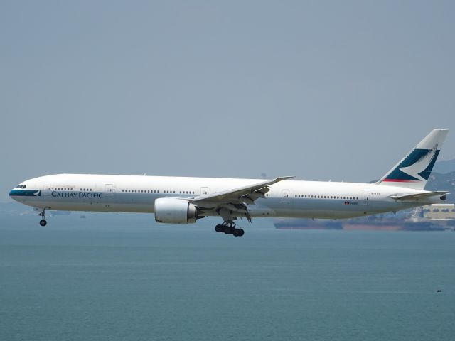 BOEING 777-300ER (B-KPE)