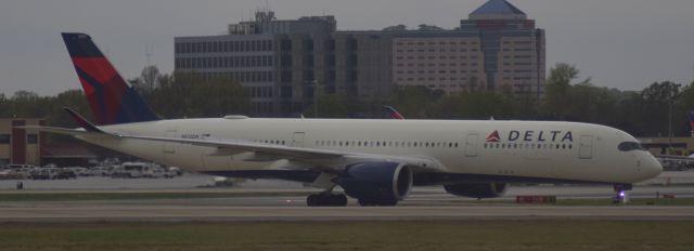 Airbus A350-900 (N512DN)