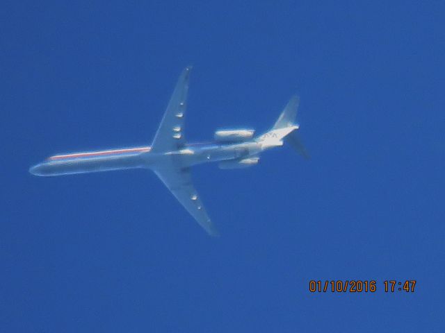 McDonnell Douglas MD-83 (N569AA)
