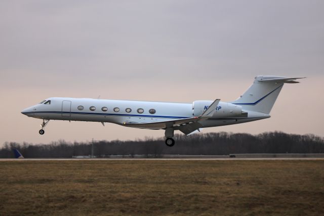 Gulfstream Aerospace Gulfstream V (N75RP) - N75RP, GV-SP (G550), arriving on RWY 6L on 30 Jan 2020.