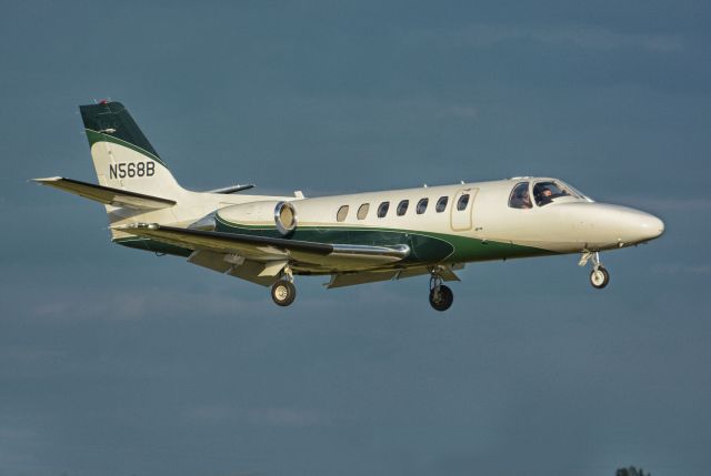 Cessna Citation V (N568B) - On final 24R in CYHU. 20-07-2020