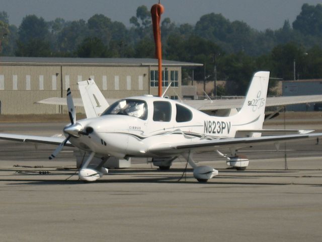 Cirrus SR-22 (N823PV) - PARKED AT FULLERTON