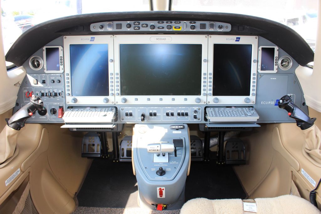 Eclipse 500 (N550AD)